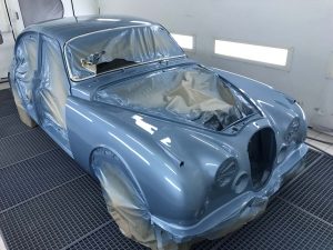 carrosserie peinture jaguar mk2 bleue 1967 3 8