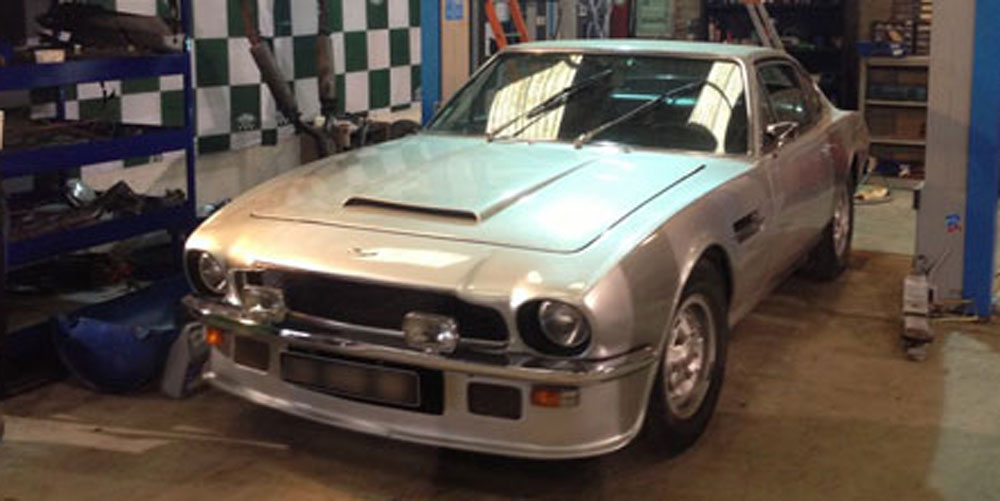 Restauration Aston Martin V8 1972