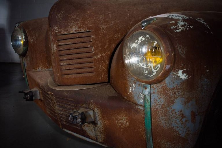 Chausson CHS aubergine restaurée par O-ONE, prototype unique de 1946, photographie 4 sur 107