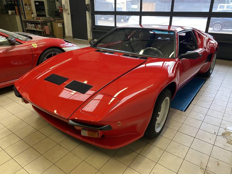De Tomaso Pantera GT5-S rouge de 1989 restaurée par O-ONE, photographie 120 sur 155
