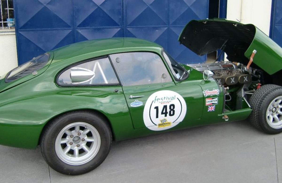 Restauration Jaguar type E 1962 de course