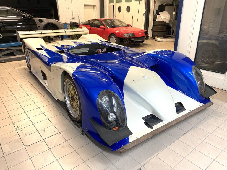 restauration Reynard 2KQ LMP900 peinture