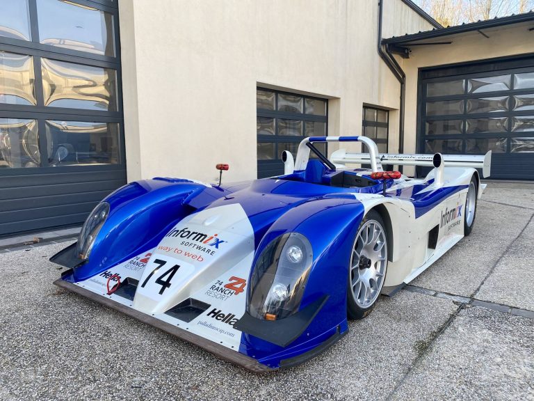 Reynard 2KQ LMP900 n° 74 bleu et blanc restaurée par O-ONE, photographie 45 sur 51