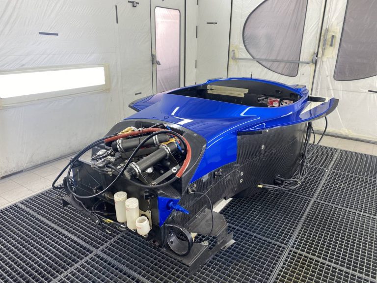 Reynard 2KQ LMP900 n° 74 bleu et blanc restaurée par O-ONE, photographie 21 sur 51