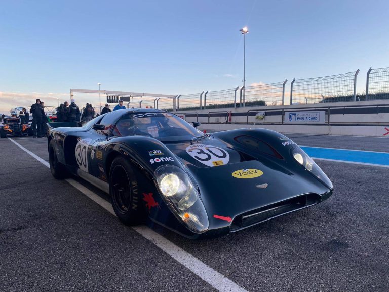 Chevron B16 verte, sport-prototype d’endurance en course historique, photographie 12 sur 18